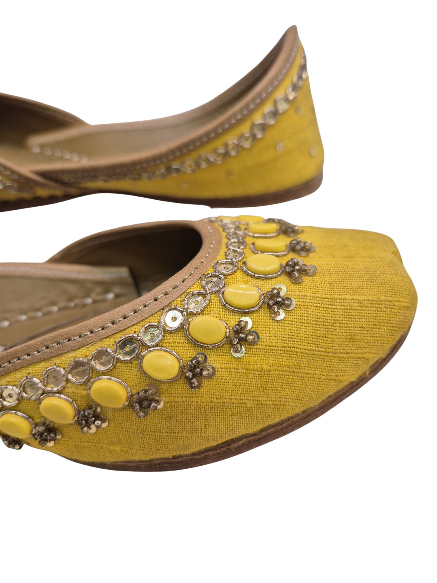 embalished heavy embrodery juttis sunglow