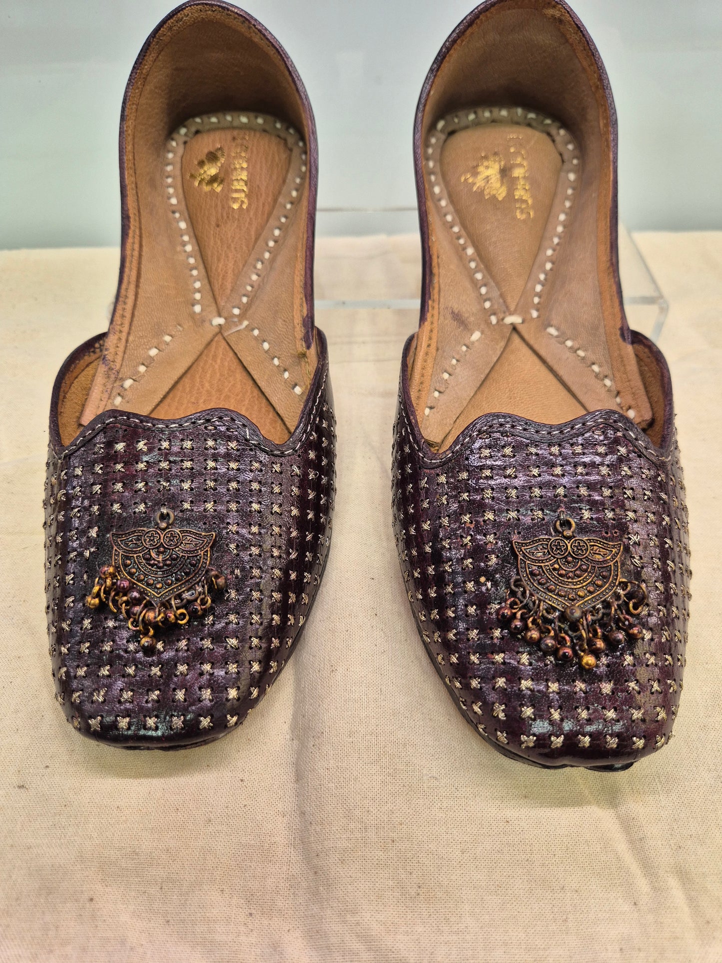 basic Wine colour jutti loafer wine