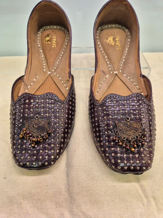 basic Wine colour jutti loafer wine