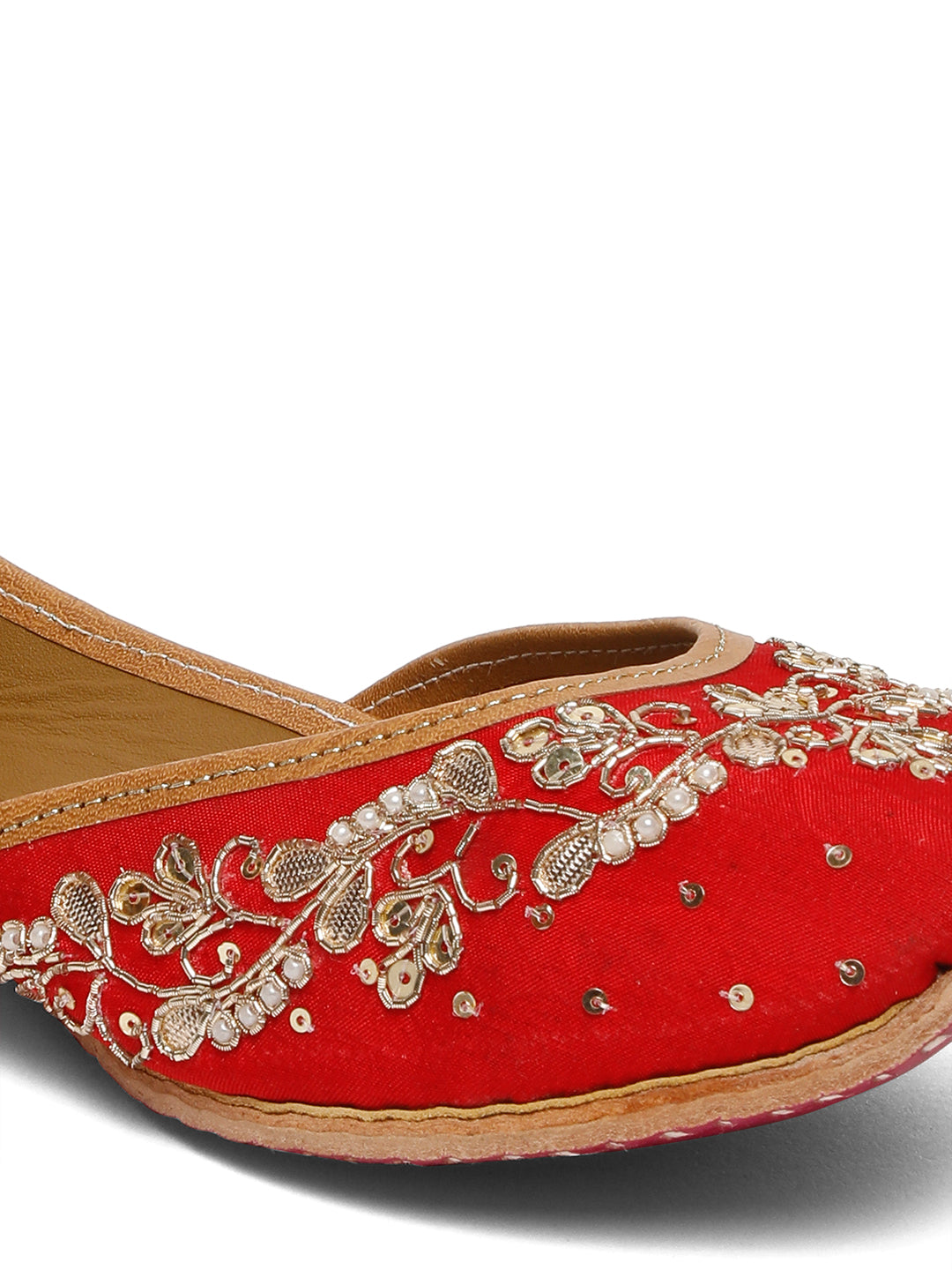 SCARLET EMBELLISHED JUTTI