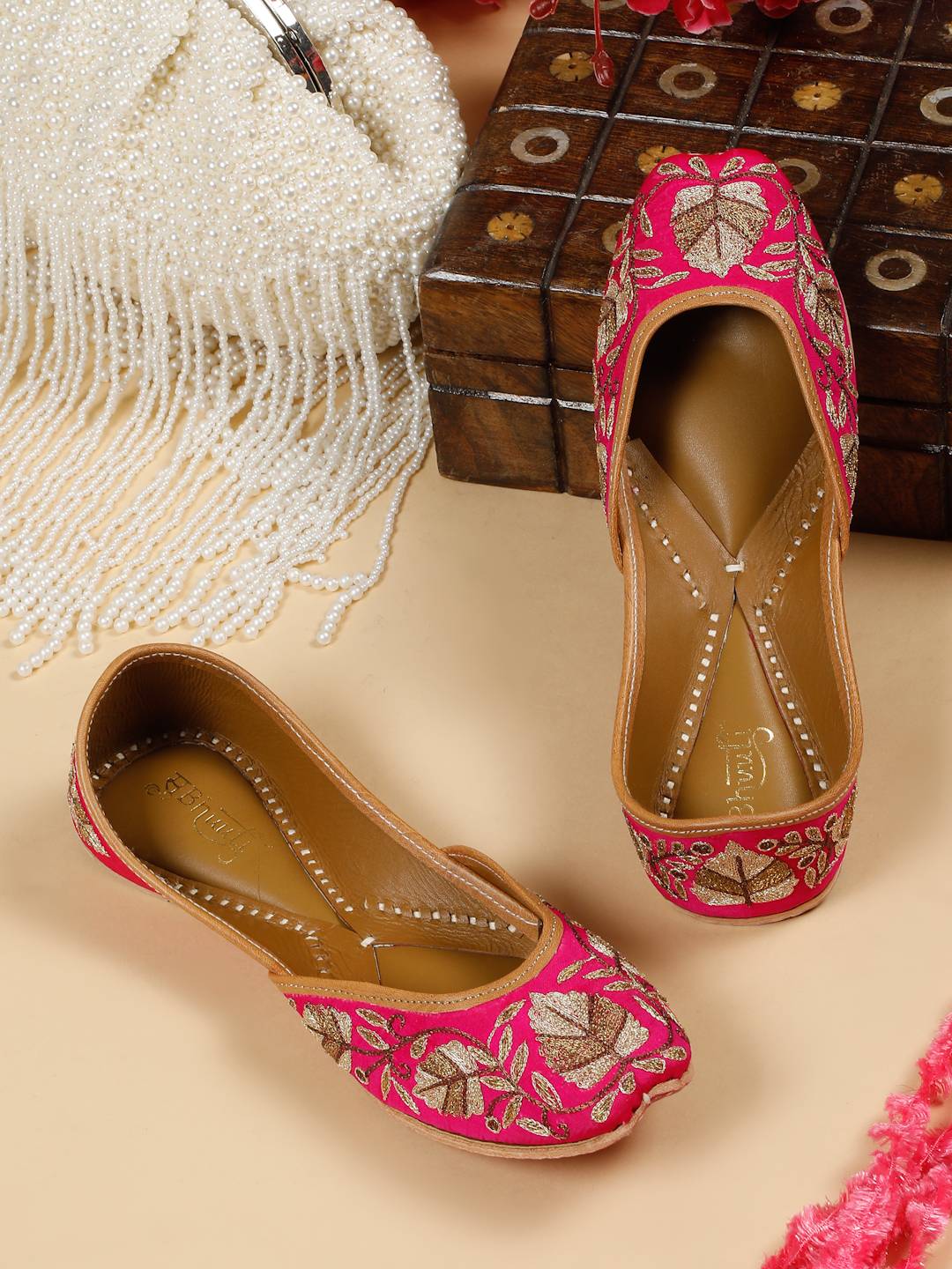 KASHIDAKARI FUCHSIA ROSE EMBELLISHED JUTTI