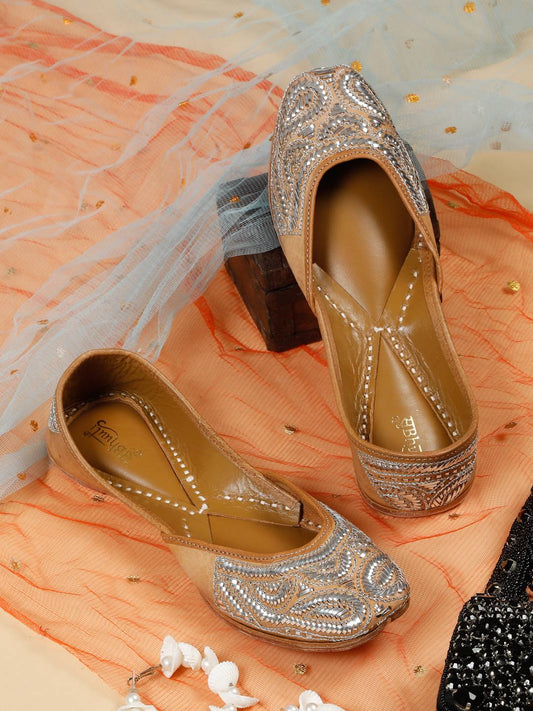 VIRASAT PAISLEY MUQAISH JUTTI