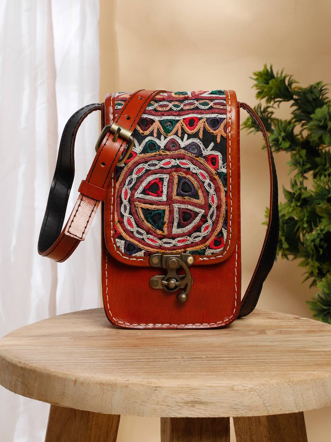 MOBILE STRING (KUTCH)