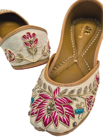 embalished heavy embrodery juttis padam
