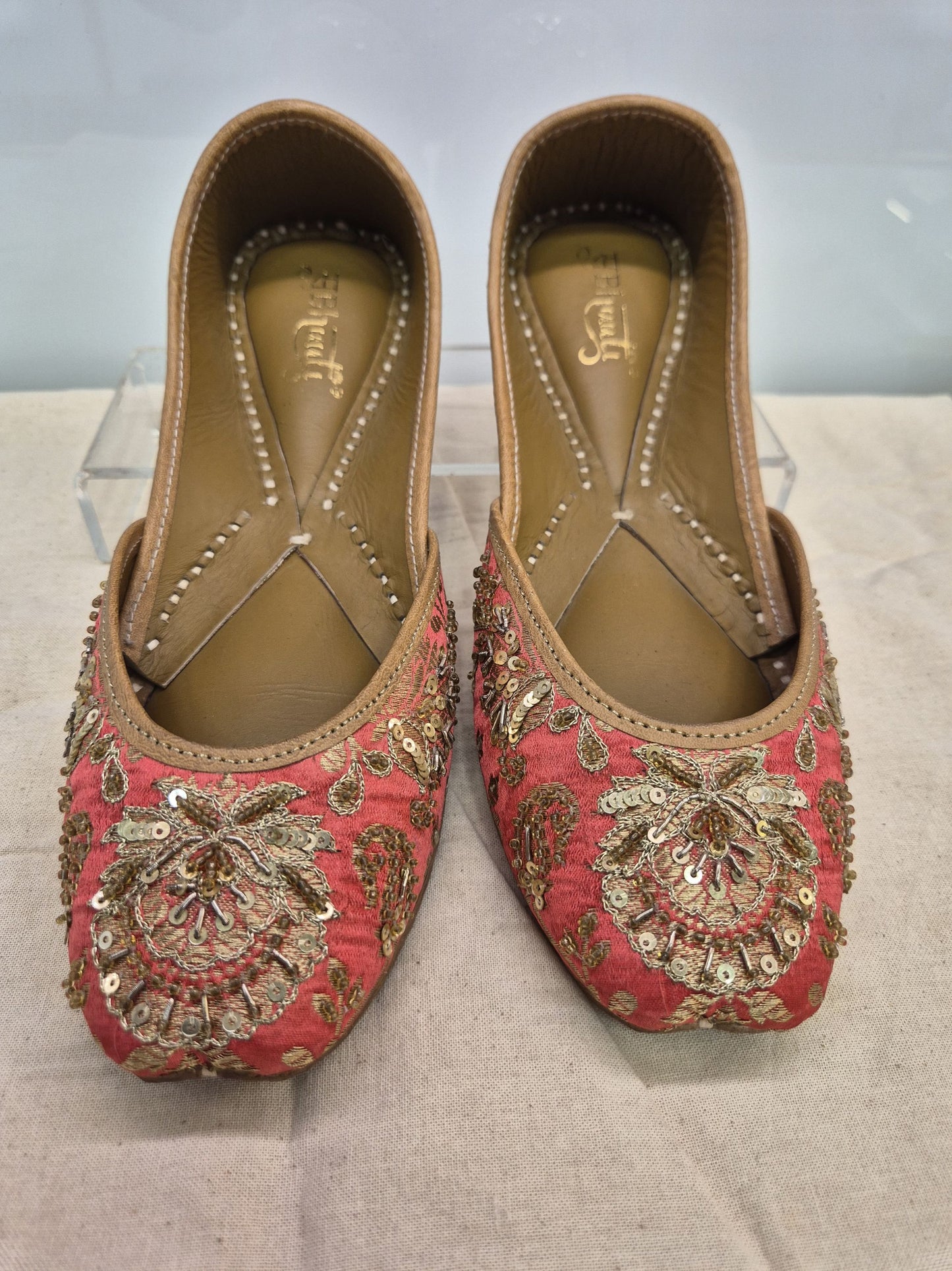 embalished heavy embrodery juttis peach banarsi