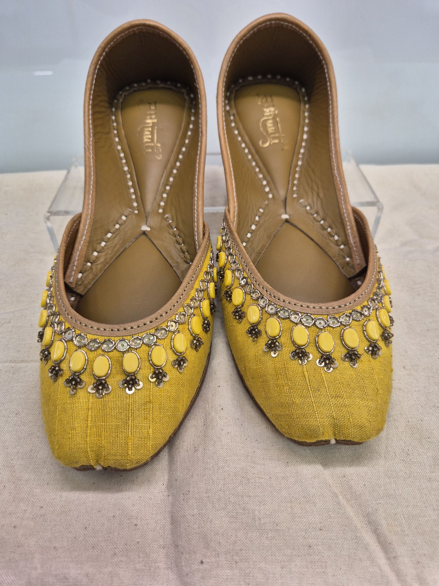 embalished heavy embrodery juttis sunglow