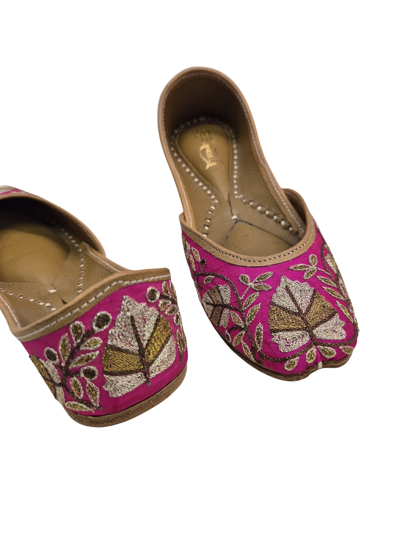 embalished heavy embrodery juttis Kashidakari fusica Pink